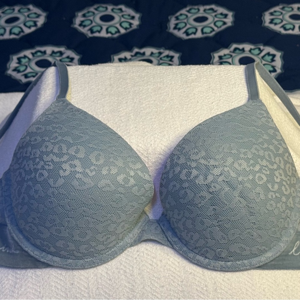 PINK Victoria's Secret 32-D Light Blue Lace Bra. Padded & Underwire